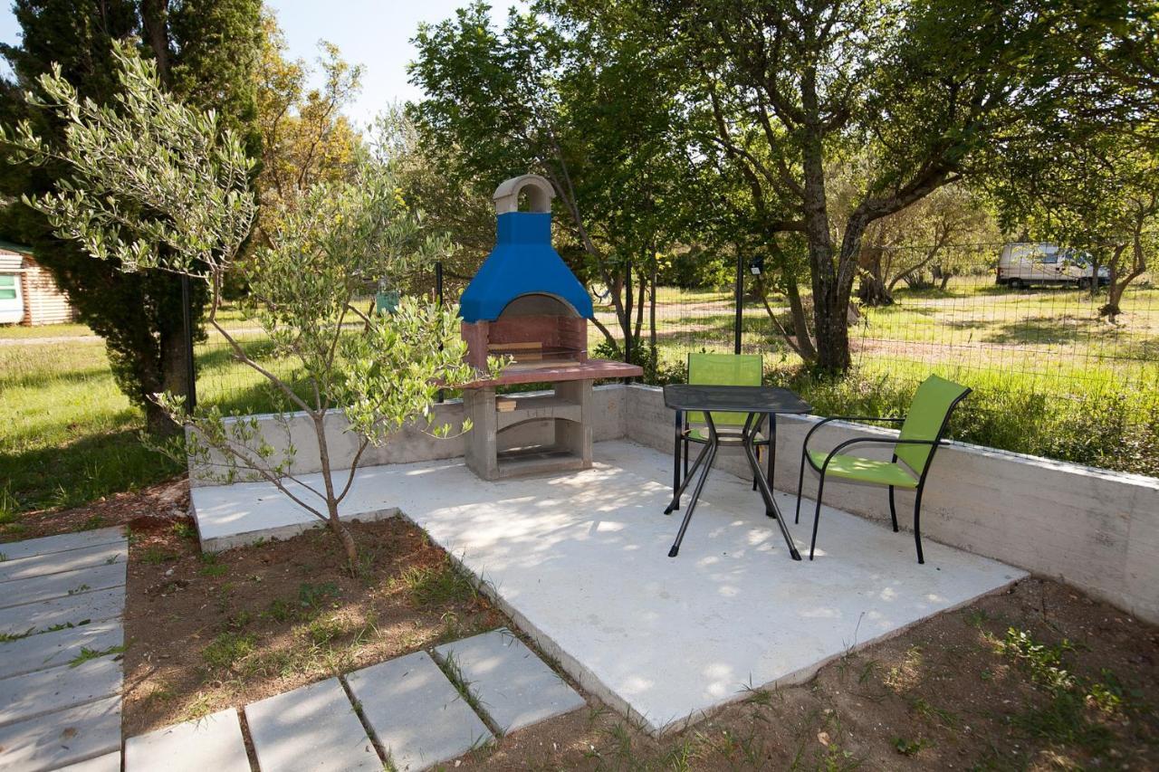 Apartmani Lea Starigrad Paklenica Exterior foto