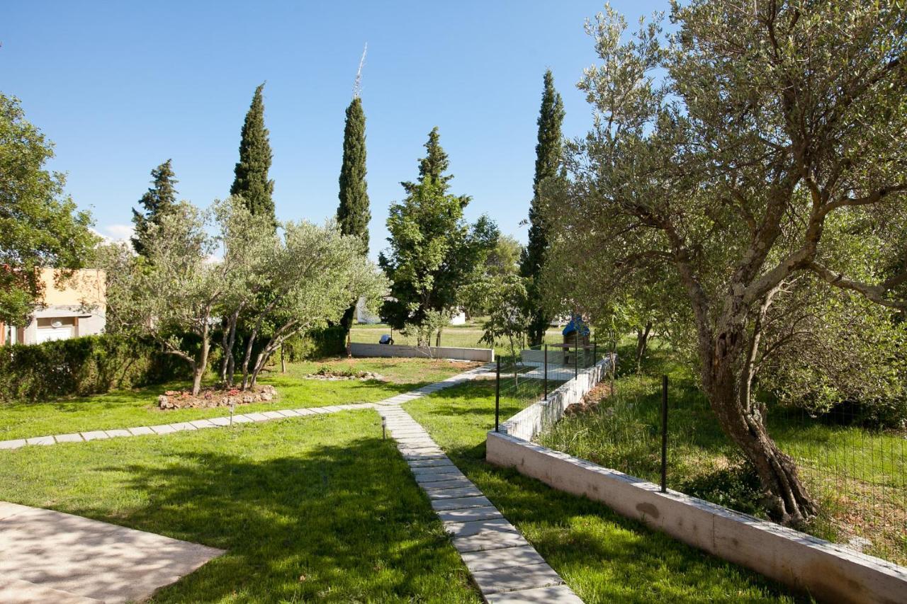 Apartmani Lea Starigrad Paklenica Exterior foto