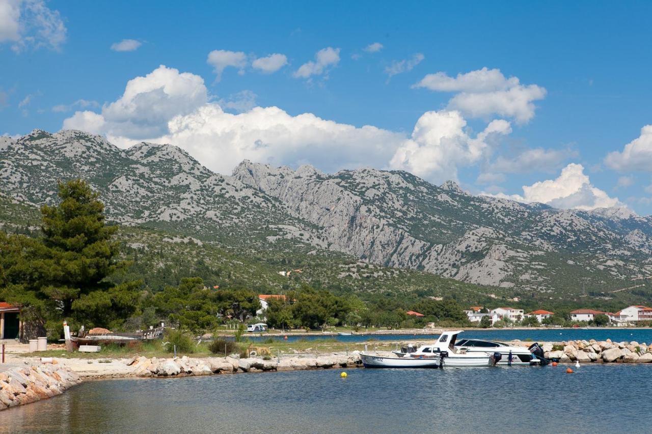 Apartmani Lea Starigrad Paklenica Exterior foto