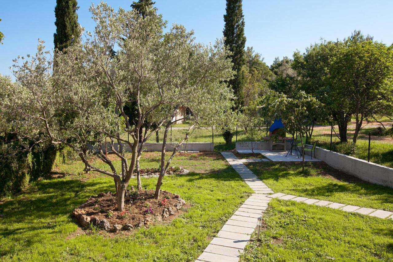 Apartmani Lea Starigrad Paklenica Exterior foto