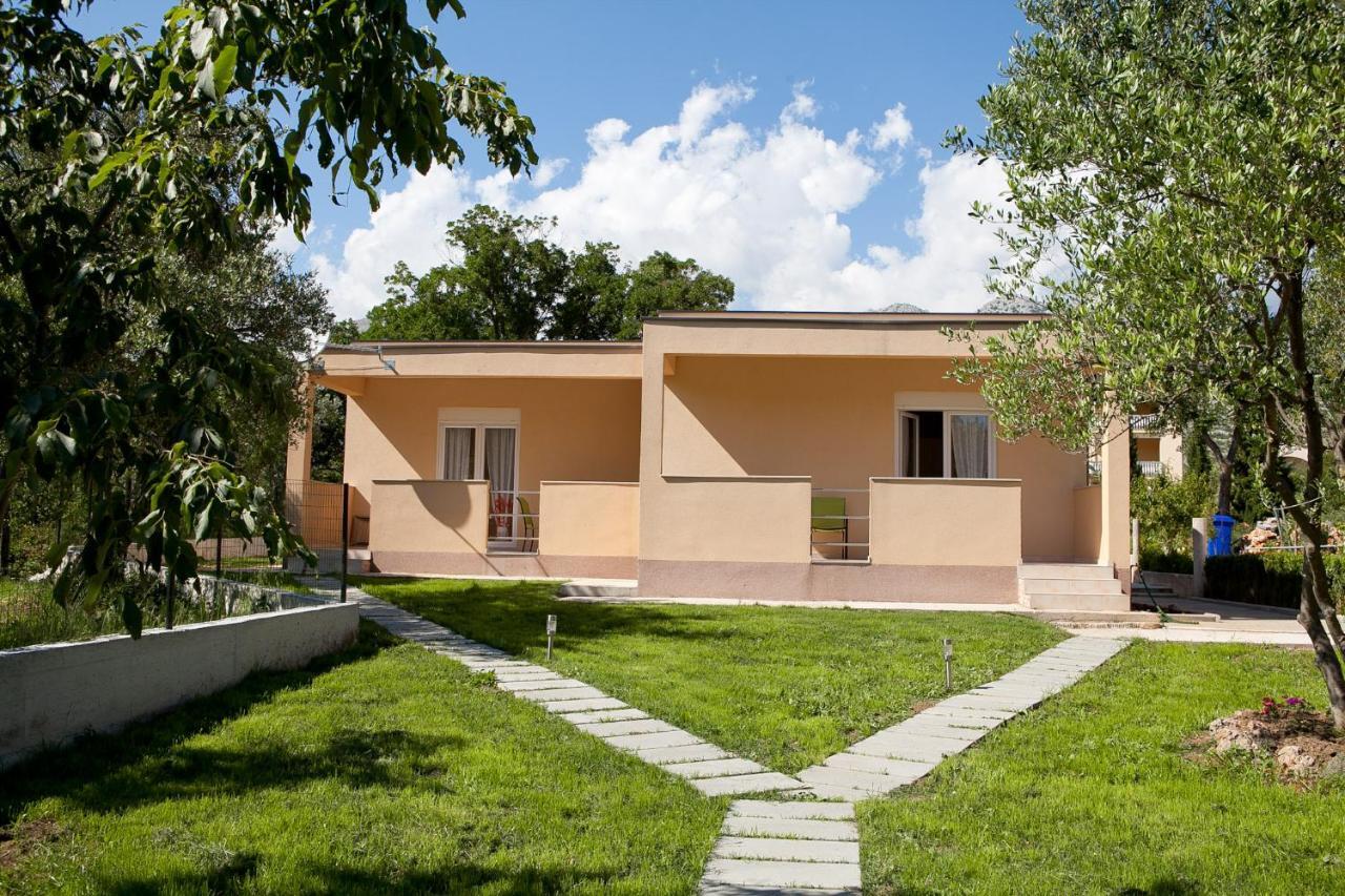 Apartmani Lea Starigrad Paklenica Exterior foto